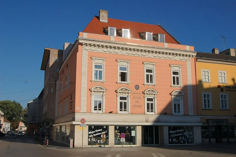 Wohn- und Geschäftshaus