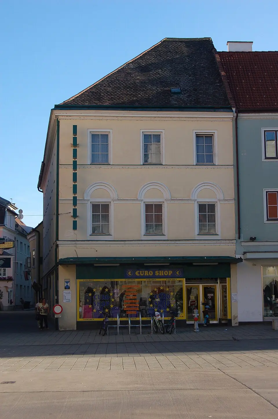 Wohn- und Geschäftshaus