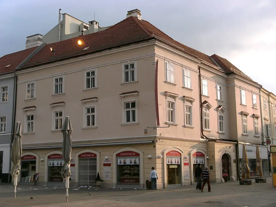 Wohn- und Geschäftshaus, Ehemaliges Stiftshaus