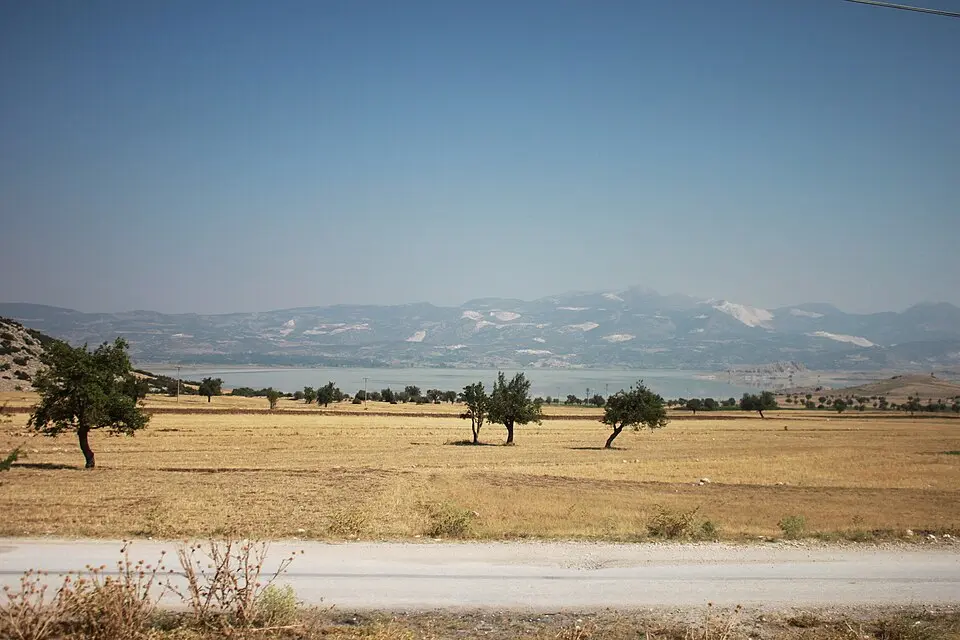 Yarışlı Gölü