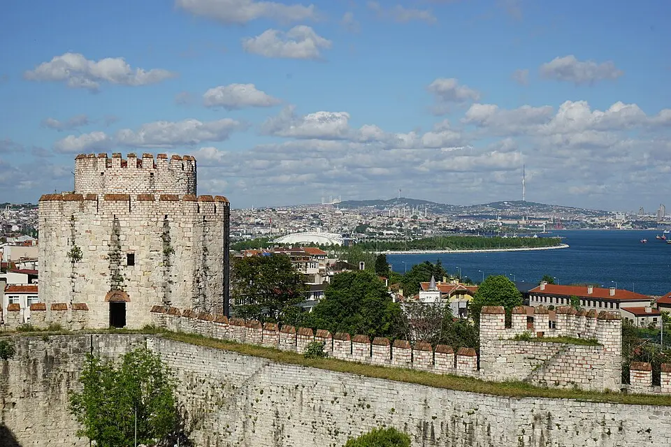 Yedikule Hisarı Zindan Kulesi