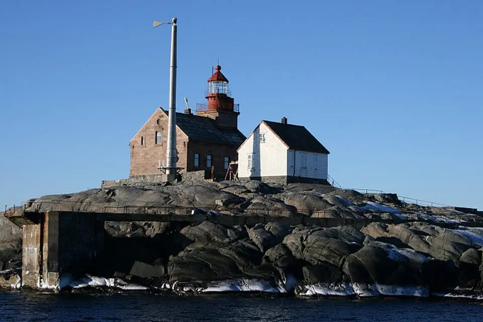 Torbjørnskjær fyr