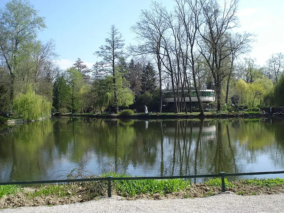 Image: Silverije · CC BY-SA 3.0 Maksimir Park