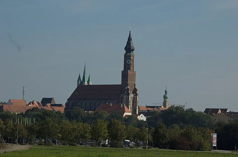 Slika: Umanyar79 · CC BY-SA 3.0 Basilika St. Jakob (Straubing)