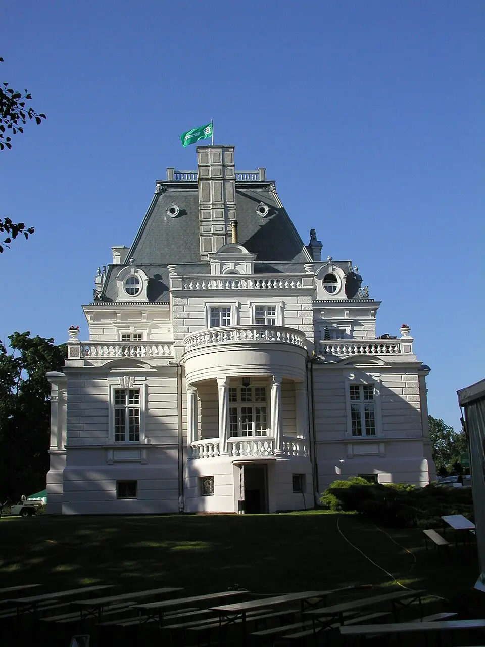 Pałac w Zakrzewie