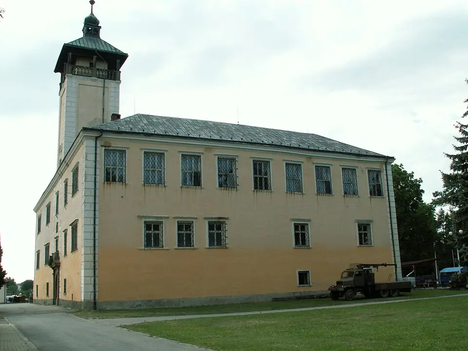 Obrázek: M. Piska · Public domain zámek Dřevohostice