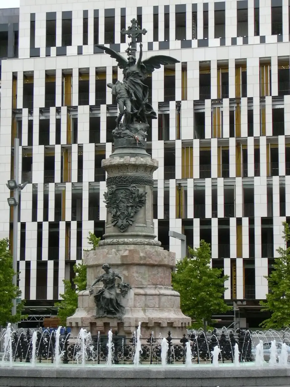 Image: ecelan · CC BY 2.5 Monumento a los mártires de la religión y de la patria