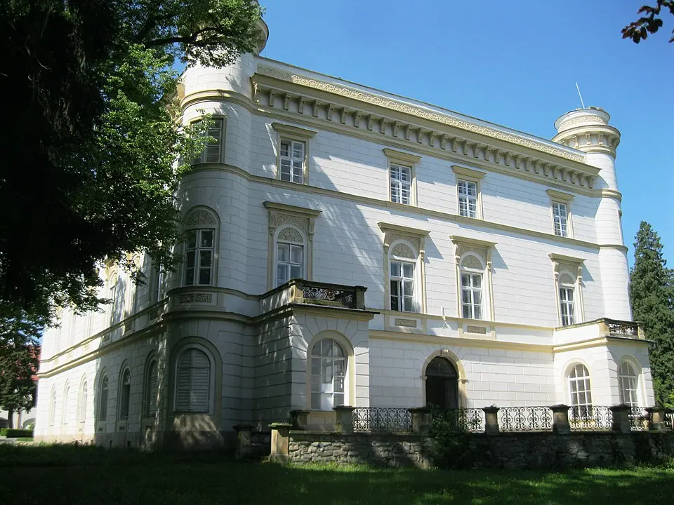 Zámek Chudobín