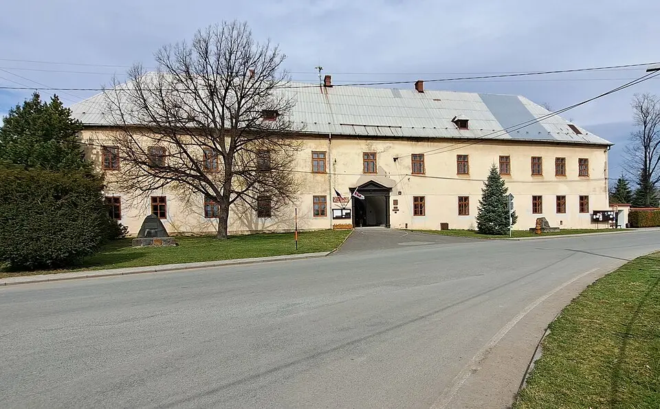 Zámek Jezdkovice