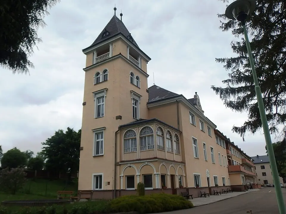 zámek Lhotsko
