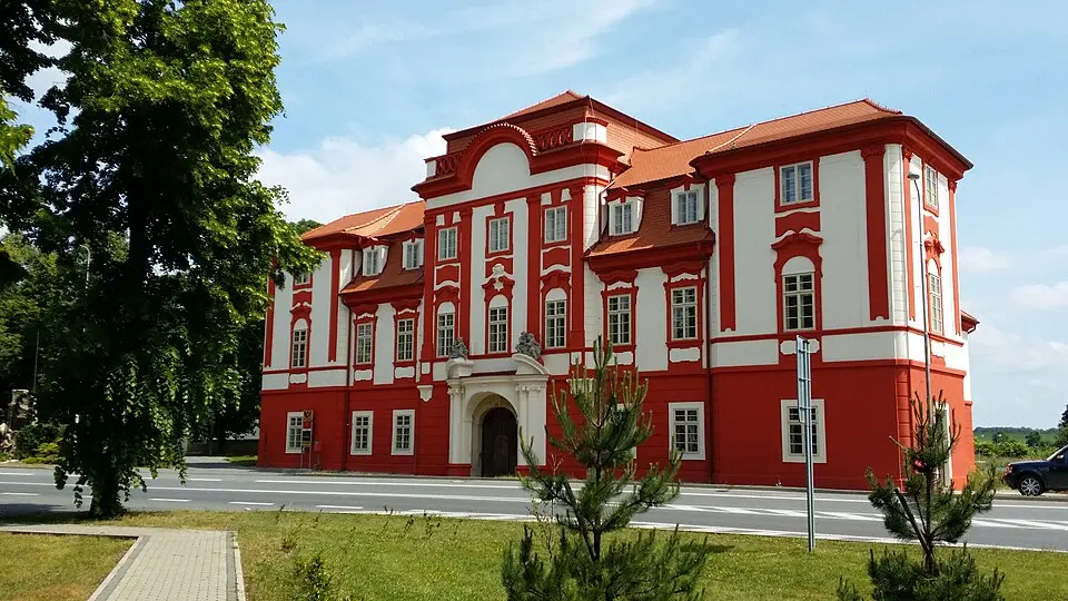 zámek Luštěnice