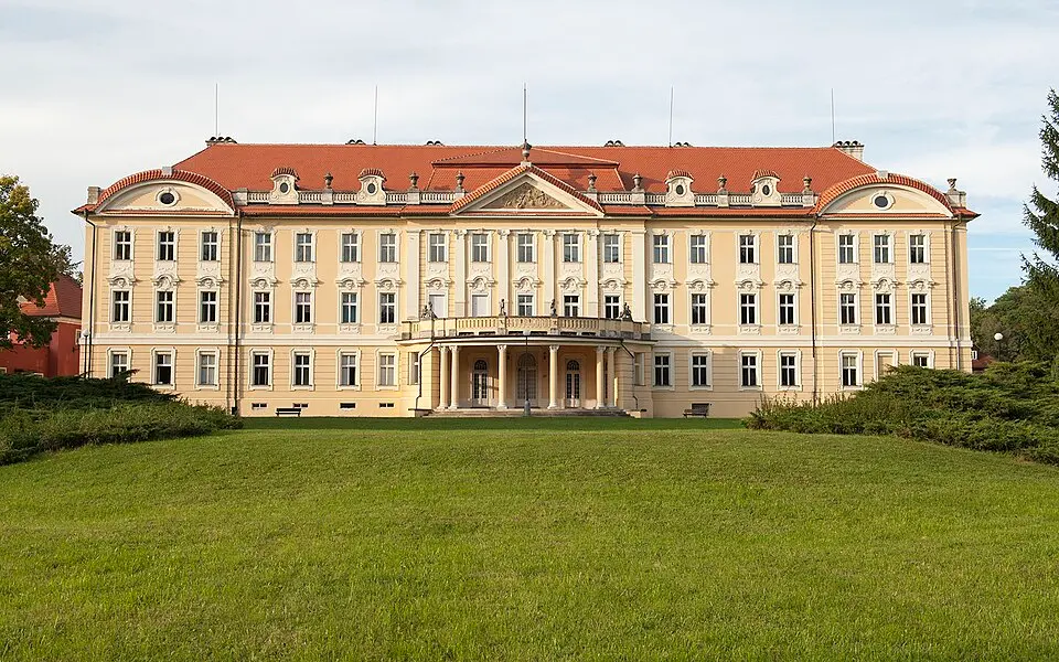 Tloskov