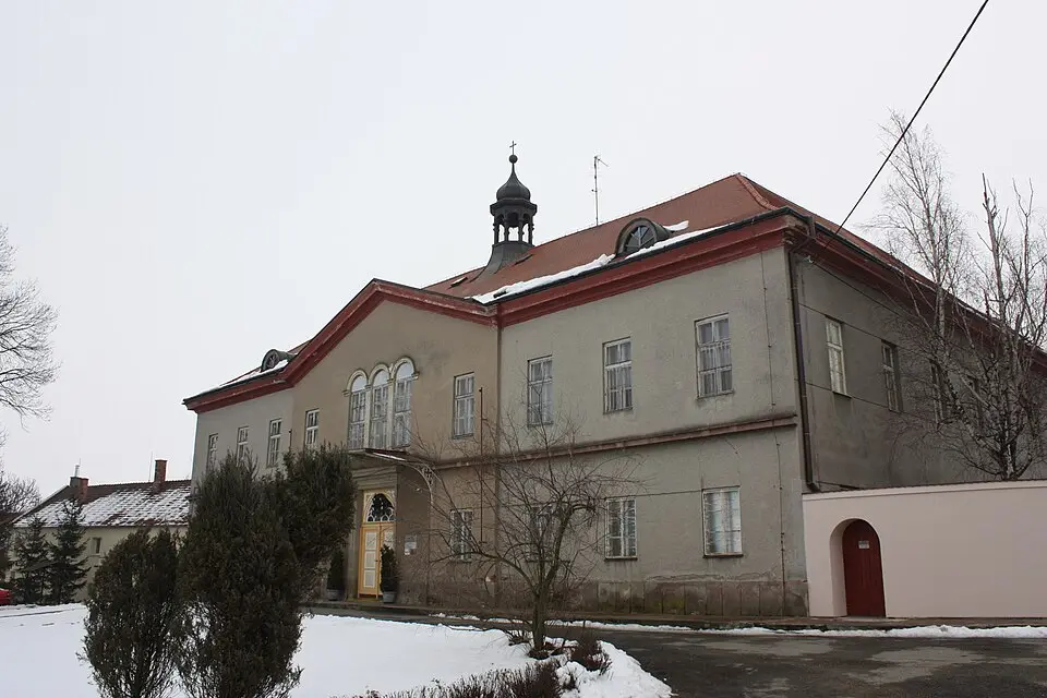 Zámek Víceměřice