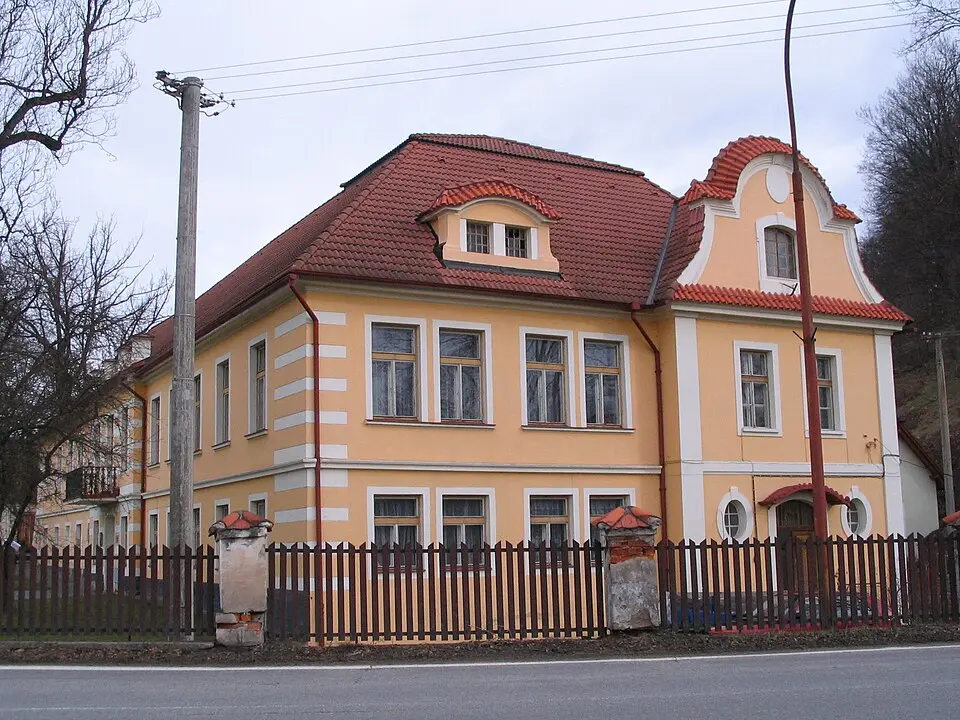 Kép: Peku · CC BY-SA 3.0 zámek Čkyně