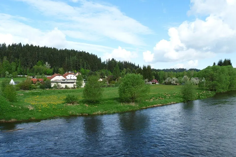 Obrázek: Czeva · CC BY-SA 3.0 Zátoňské Dvory