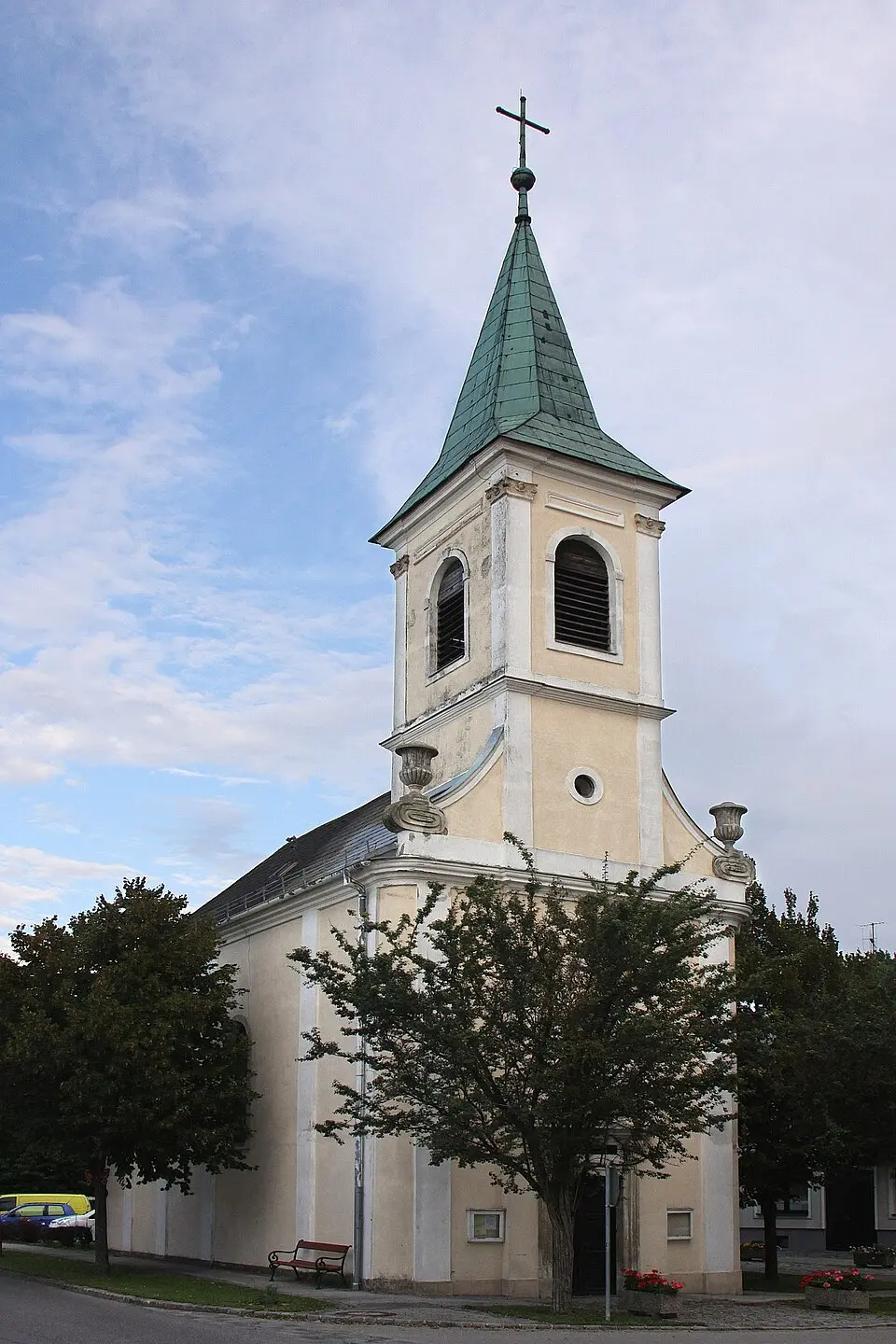 Image: Steindy (talk) 11:32, 9 March 2012 (UTC) · CC BY-SA 3.0 Kath. Filialkirche, Zur Kreuzerhöhung