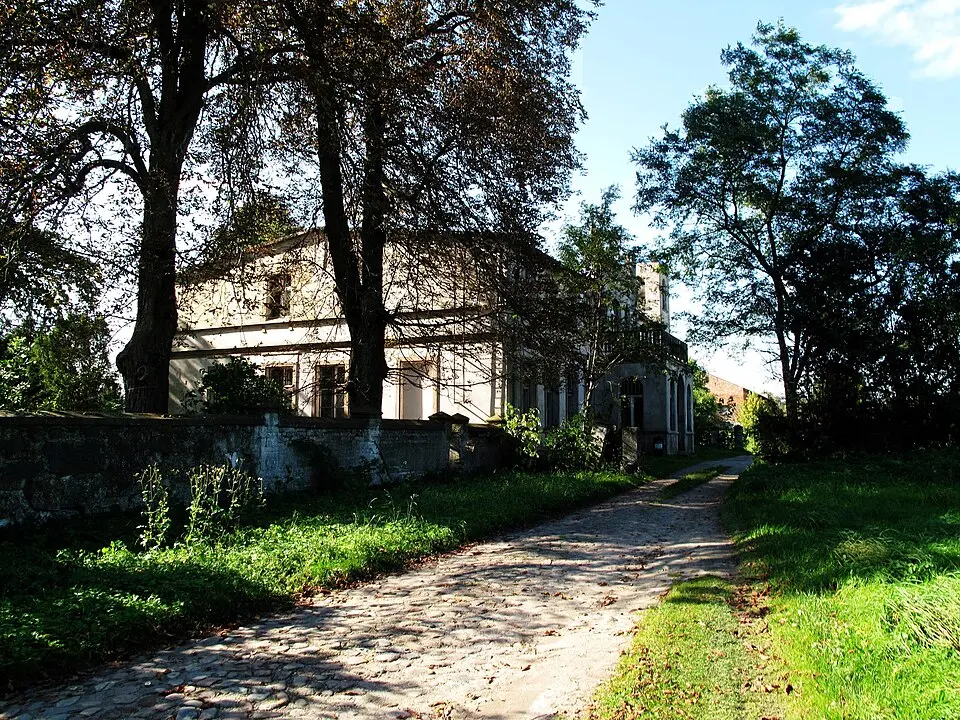 Zespół pałacowy w Sulicicach