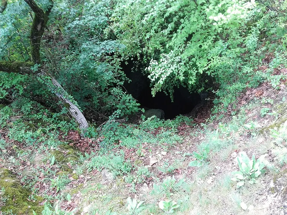Zsendice Cave