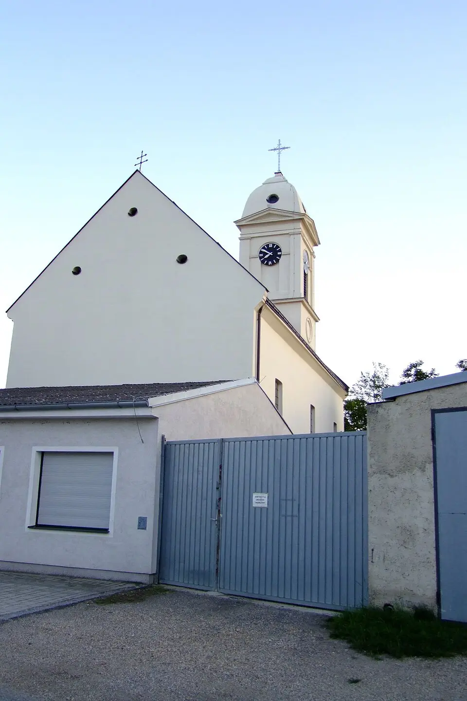 Image: Peter Lauppert (talk) · CC BY-SA 3.0 AT Evangelische Pfarrkirche Zurndorf