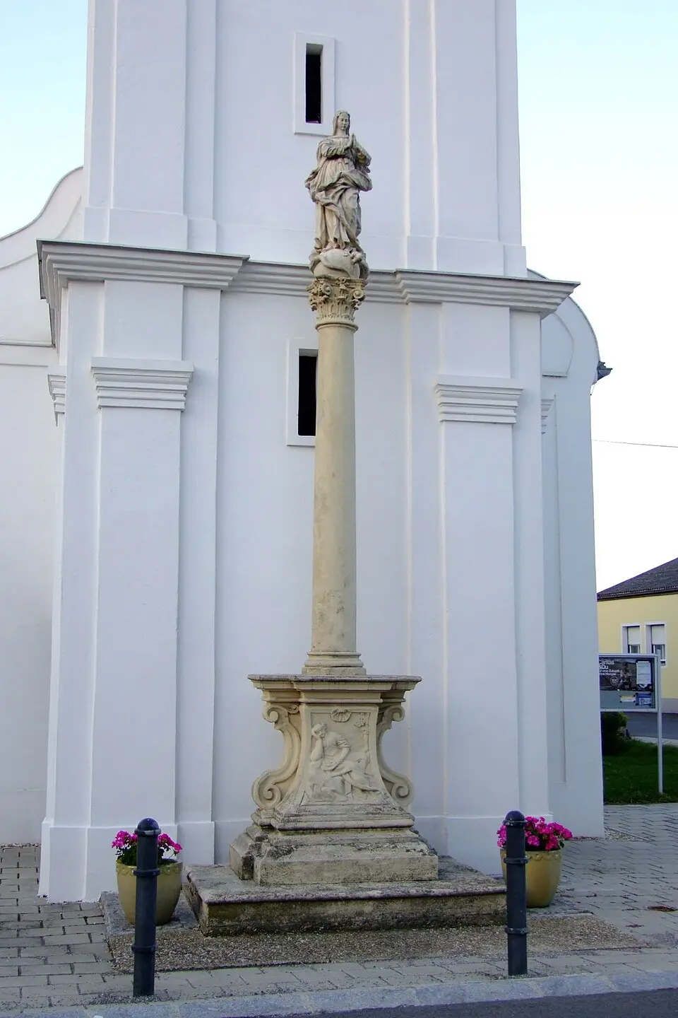 Image: Peter Lauppert (talk) · CC BY-SA 3.0 AT Immaculata- (Pest-)Säule