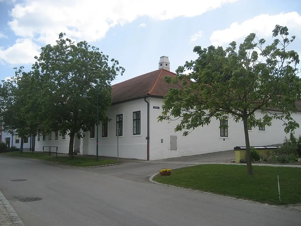 Image: Priwo · Public domain Ehem. evang. Schule