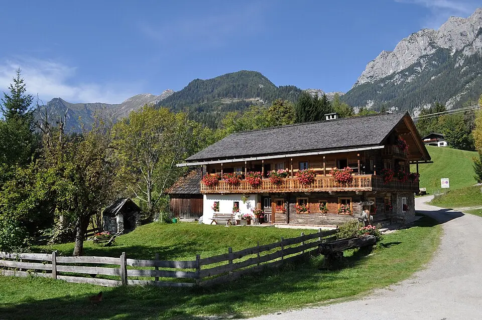 Bauernhaus Burgstaller mit freistehendem Backofen