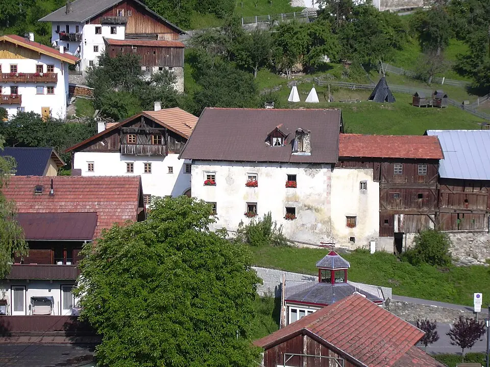 Heiselerhof mit Wirtschaftsgebäude