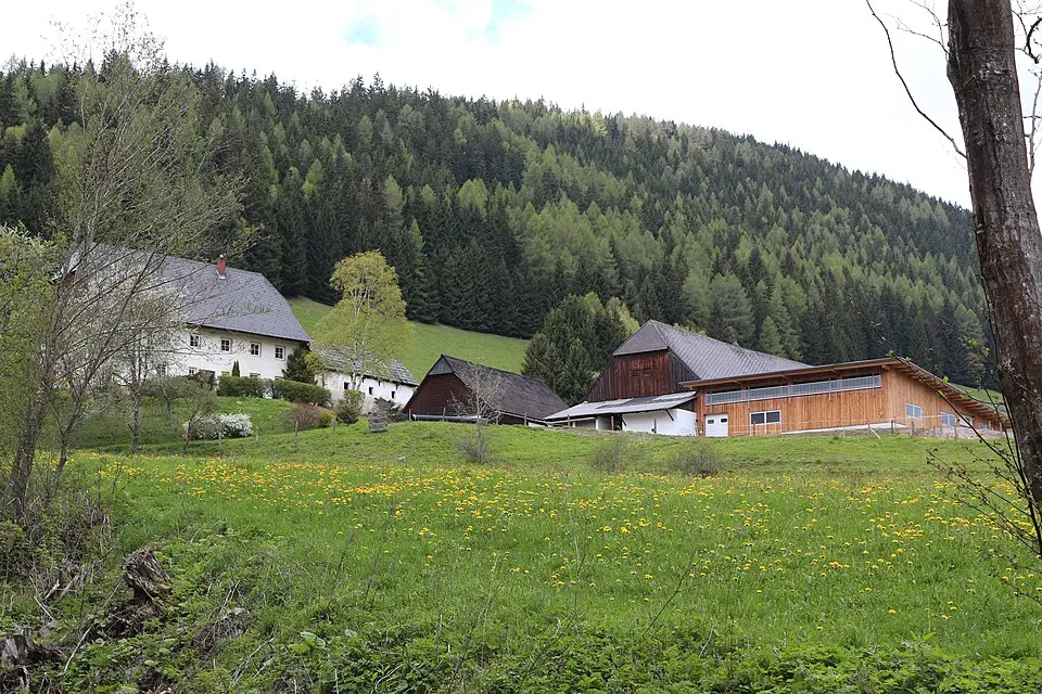 Slika: SK Sturm Fan · CC BY-SA 4.0 Ehem. Salzspeicher der Bauernhofanlage Schaffer
