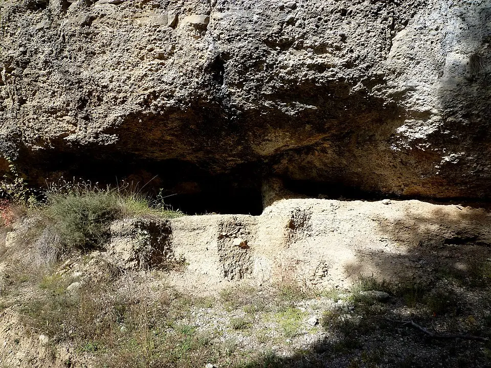 Yacimiento arqueológico de la Balma de Guilanyà