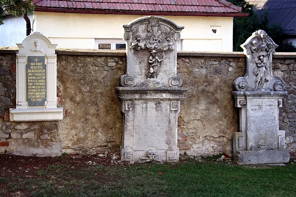 Friedhofsmauer