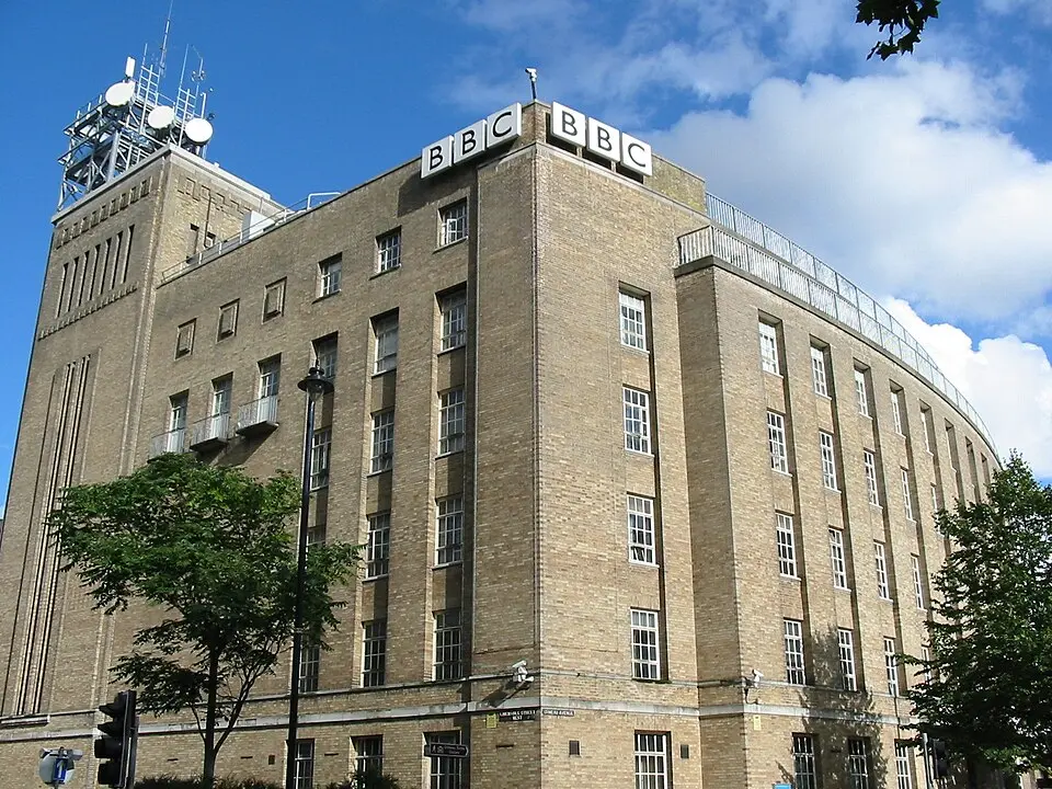 Image: Man vyi · Public domain Broadcasting House
