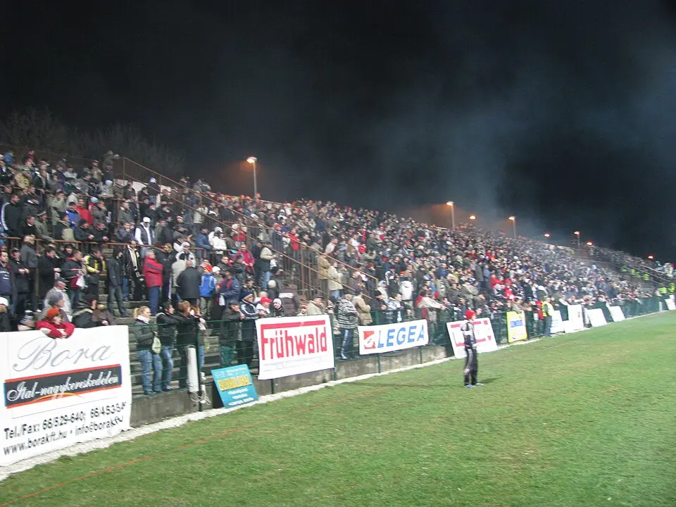 Kép: Tobi85 · Public domain Kórház utcai stadion