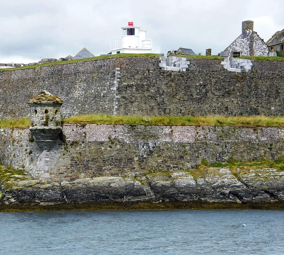 Slika: Antiqueight · CC BY-SA 4.0 Charles Fort Lighthouse