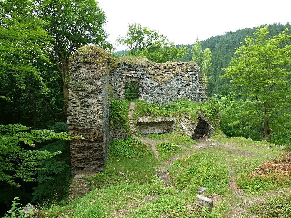 Bild: Václav Hájek · CC BY-SA 3.0 Burg Návarov