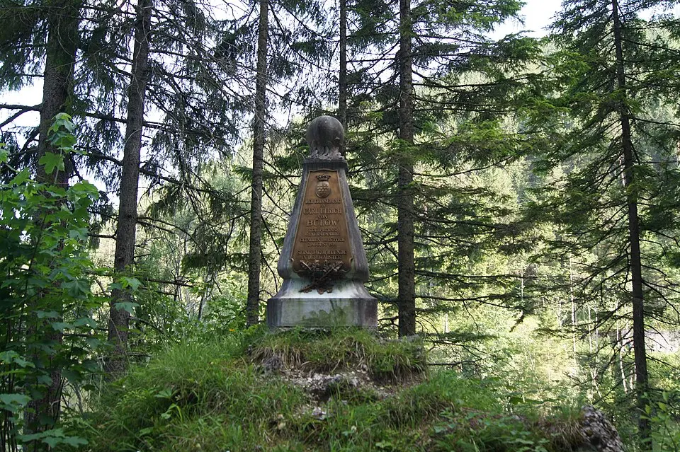 Bülow-Gedenkstein, Objekt 9