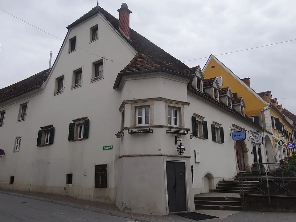 Obrázek: Lengheid · CC BY-SA 3.0 AT Bürgerhaus