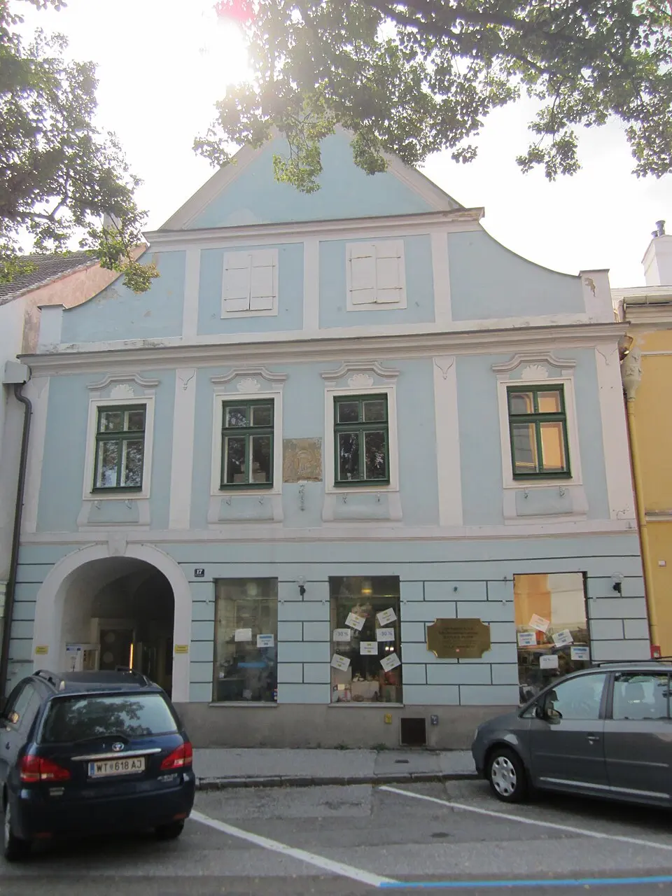Wohn- und Geschäftshaus