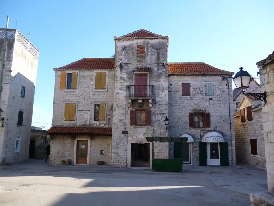 Kaštel Koriolana Cipika
