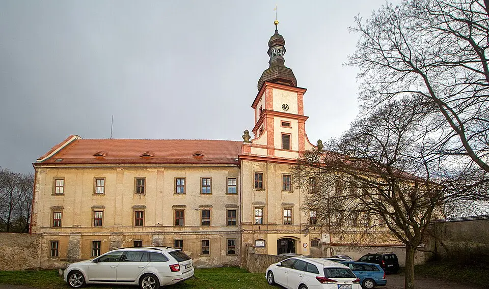 Immagine: VitVit · CC BY-SA 4.0 zámek Bělá pod Bezdězem