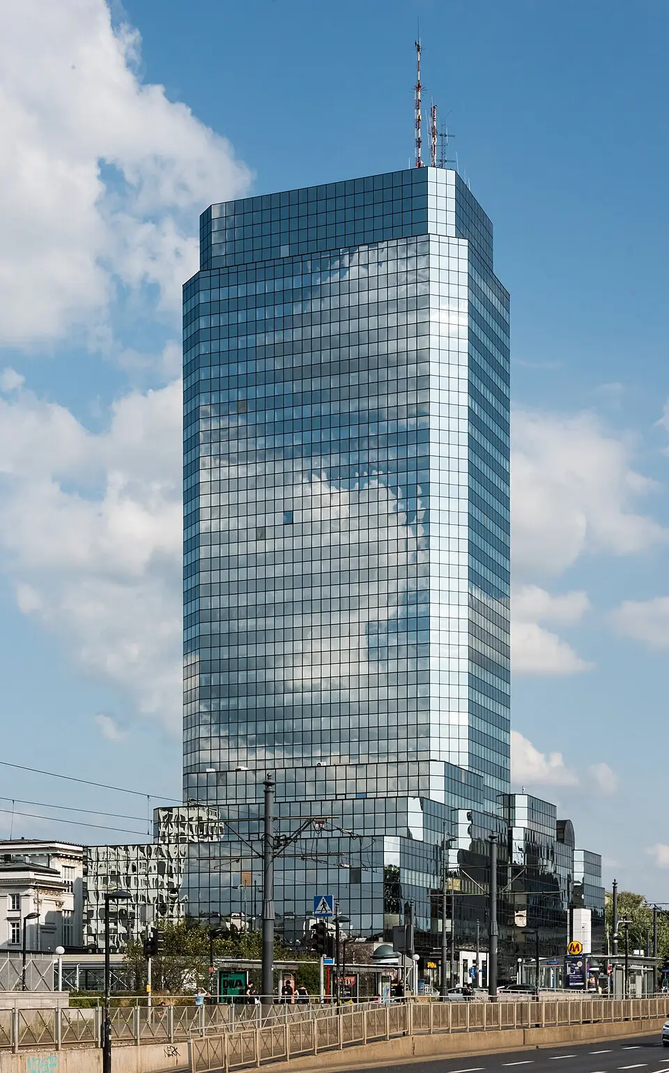 Błękitny Wieżowiec w Warszawie