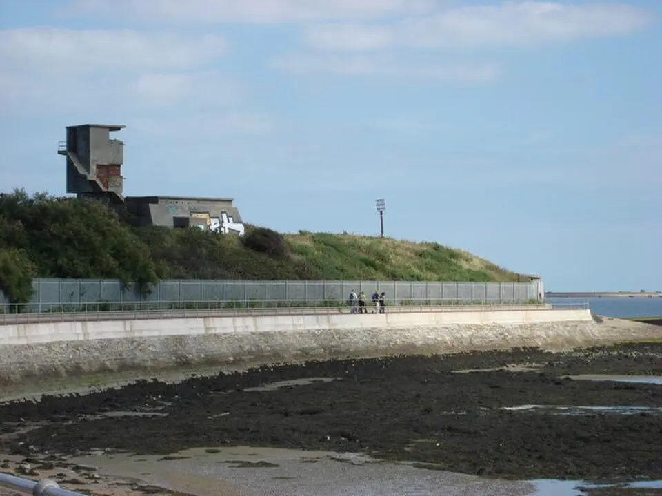 Slika: Oxyman · CC BY-SA 2.0 Beacon Hill Battery