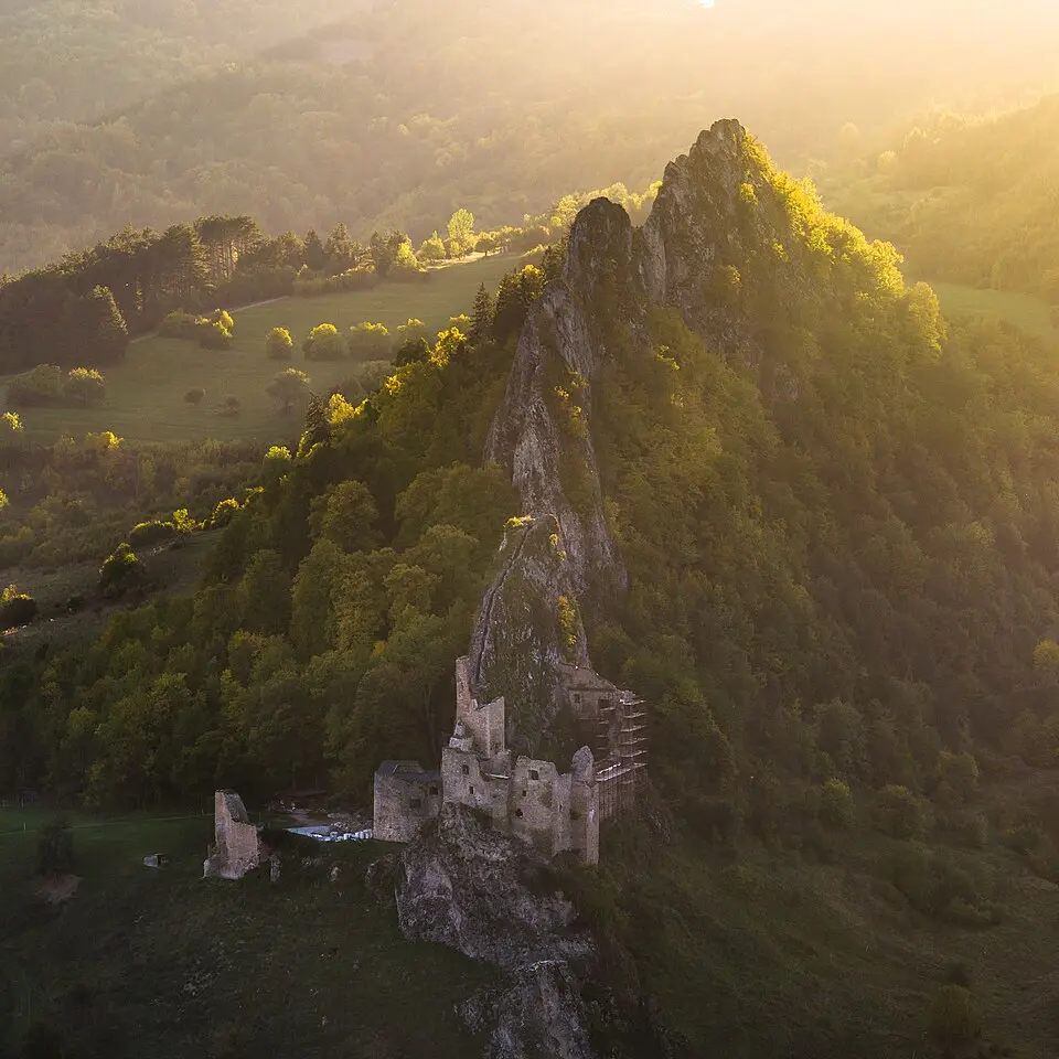 Burg Lednica