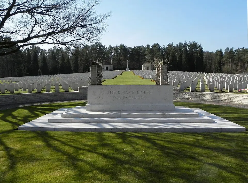 Becklingen War Cemetery