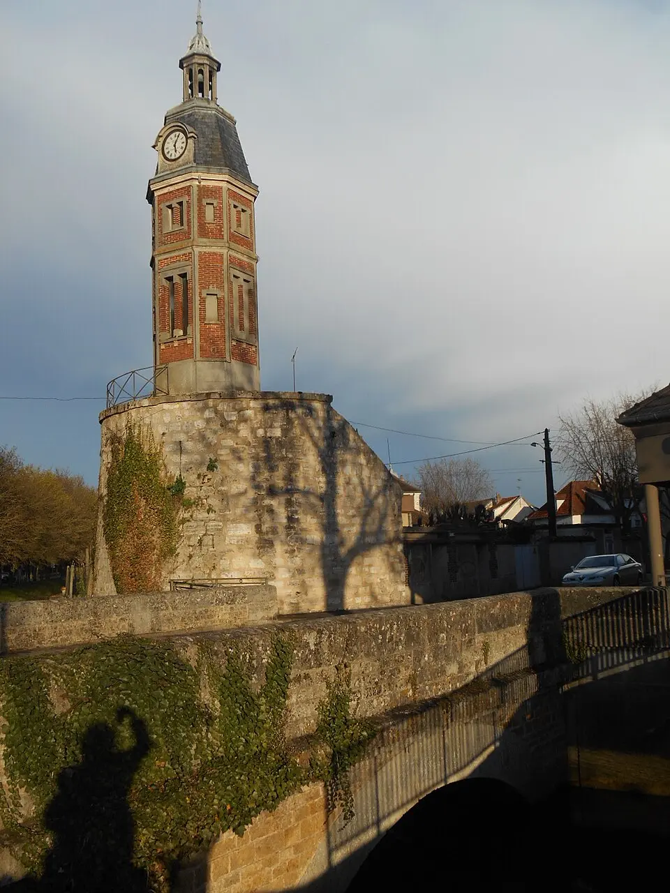Beffroi de Crécy-la-Chapelle