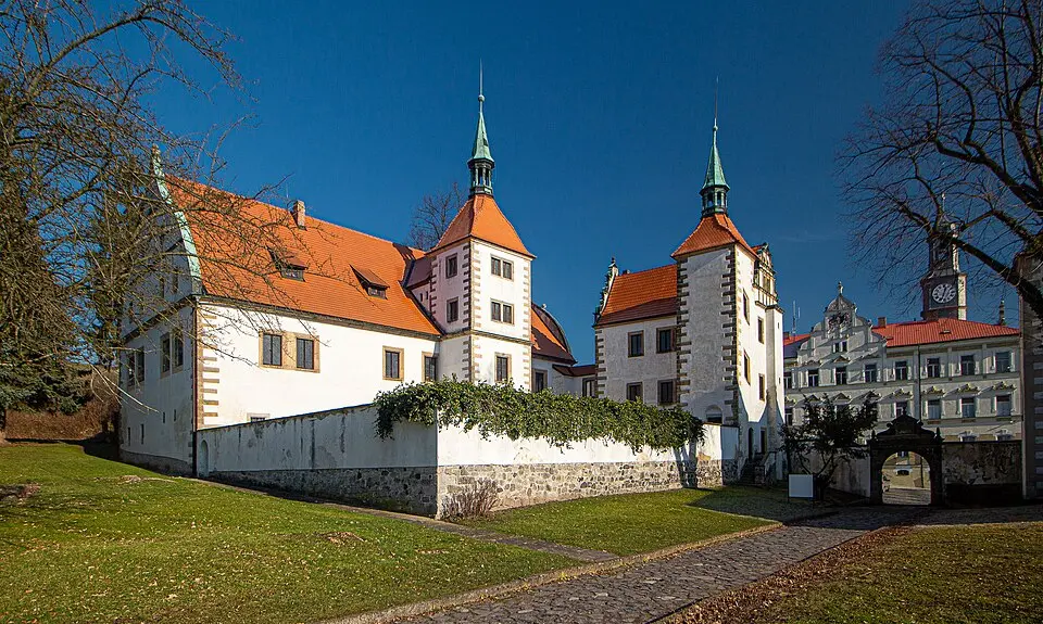 Dolní zámek v Benešově nad Ploučnicí