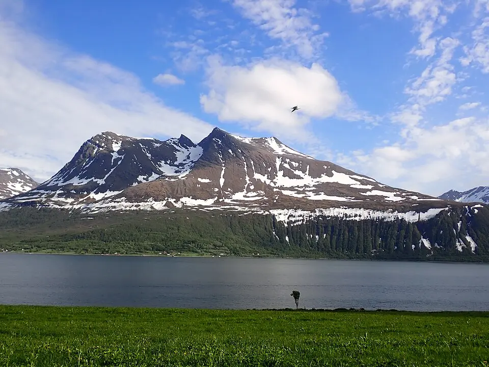 Bentsjordtinden