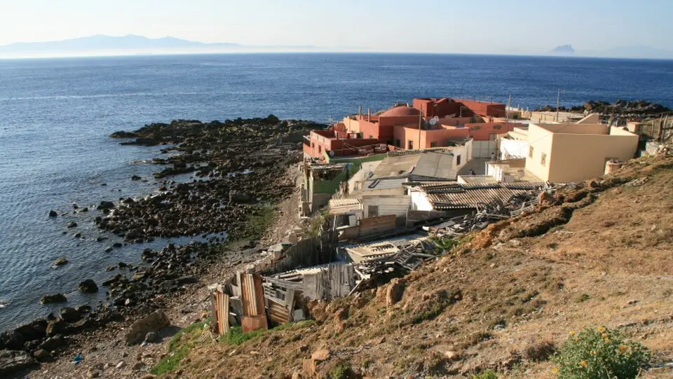 Benzú