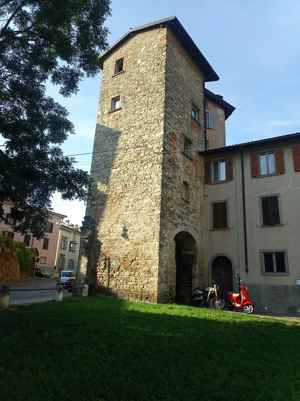 Torre Sub Foppis