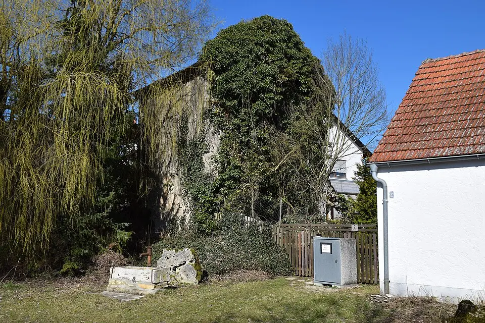 Image: Kd6=dra · CC0 Rest eines Bergfrieds