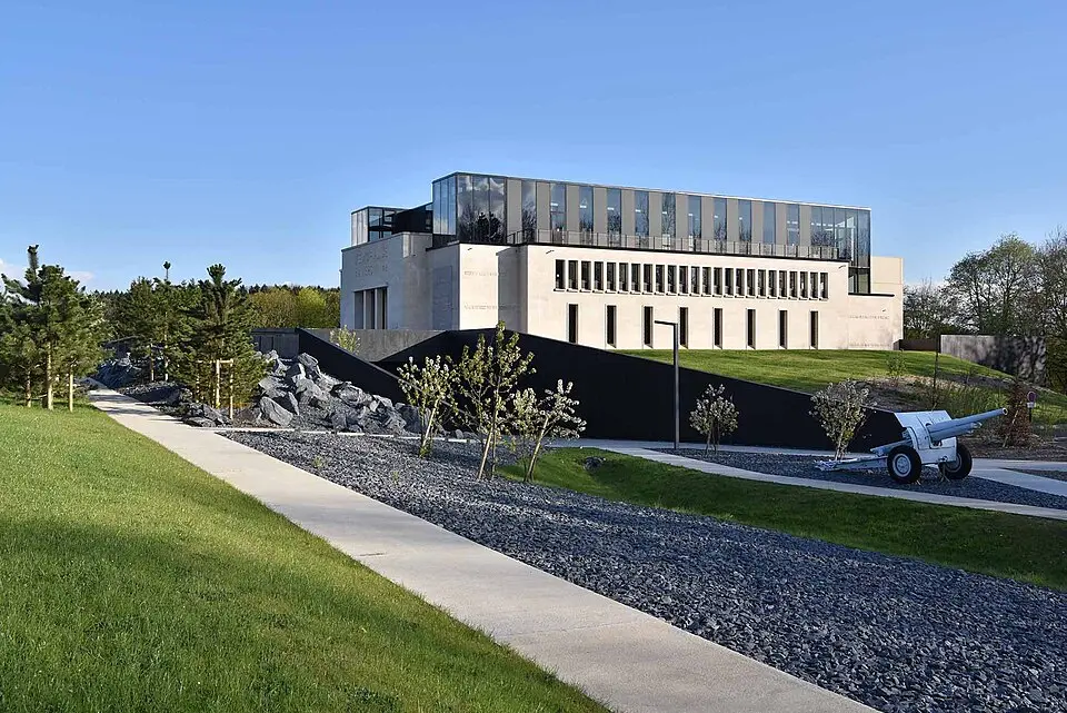 Obrázek: Jean-Marie Mangeot · CC BY-SA 3.0 Mémorial de Verdun